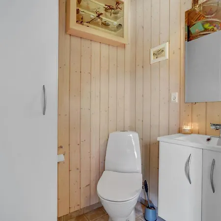 3 Bedroom In Ringkobing Holiday home